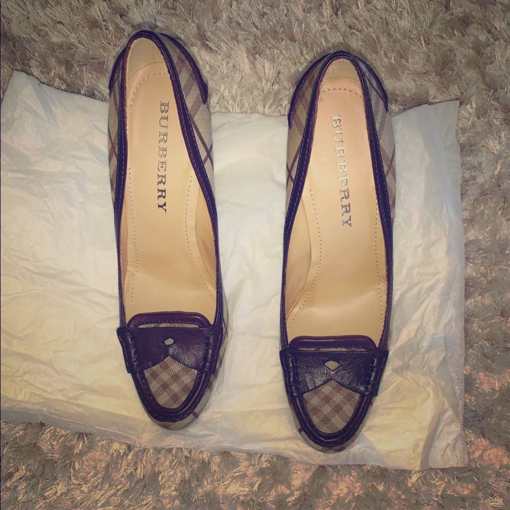 Burberry shoe
